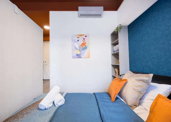 Vibe, Free Parking, In The Center לודז'