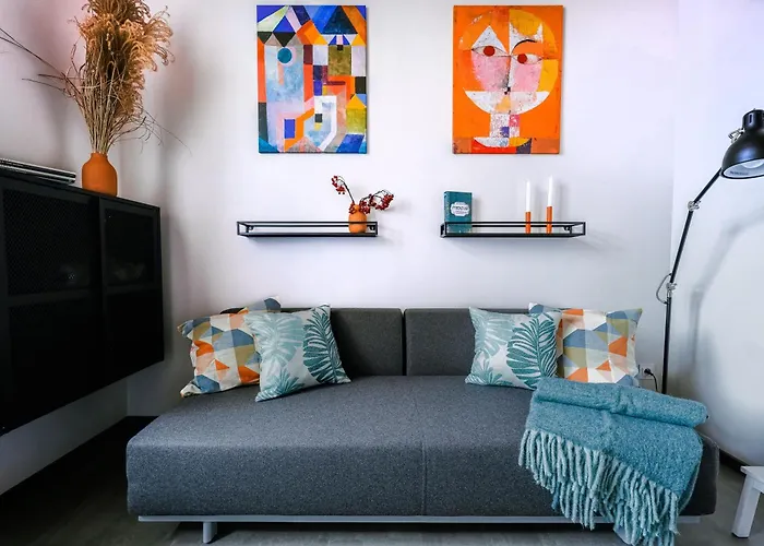 Vibe, Free Parking, In The Center